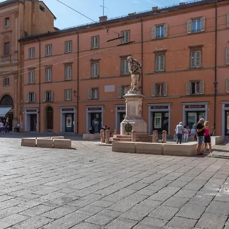 Piazza San Domenico - Bedinbolognacentro *